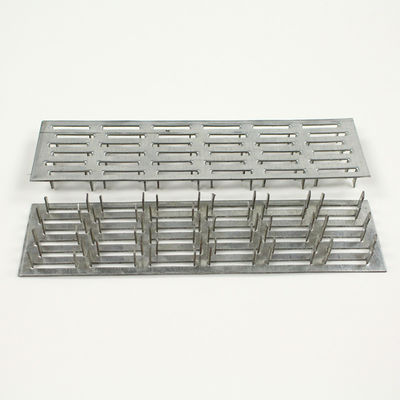 Plaques de clous de bande de poutres de toit 1,0 mm Résistance à la traction pour les poutres et les chevrons en bois