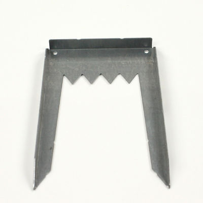 Connecteur métallique finement lisse pour connexions en bois lourd